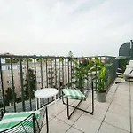 Godiland Apartment